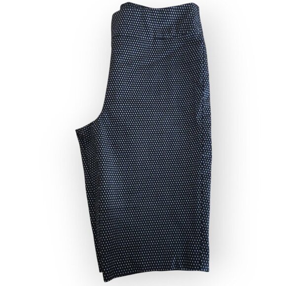 Chico's Black White Polka Dot "So Slimming" Pull On Shorts 0/4 - Picture 3 of 6